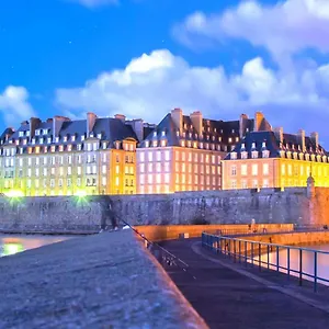 34m Near The Port Of , Saint-Malo France